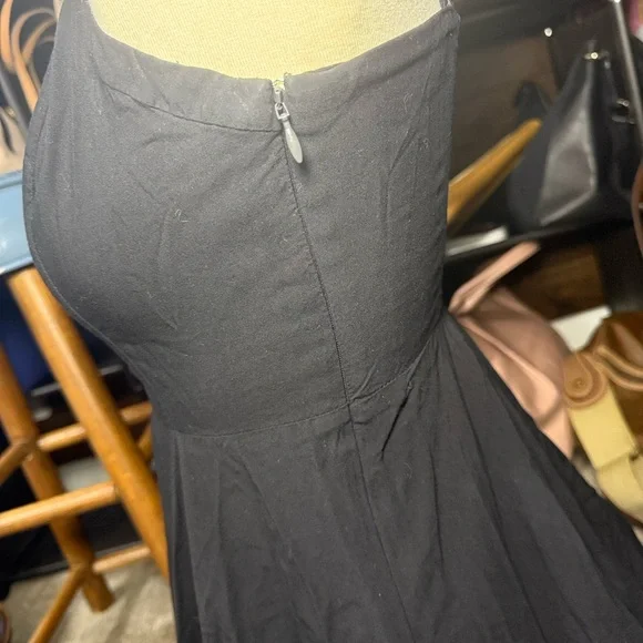Old Navy Black Skater Dress - Picture 4 of 7